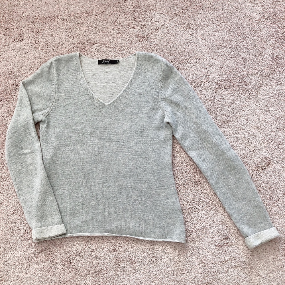 Cashmere V-neck sweater